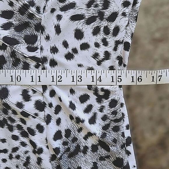 Bailey black & white cheetah print short sleep faux wrap blouse size M - Picture 9 of 11